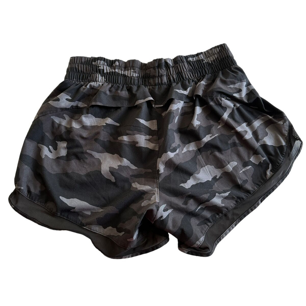 ✨2/$20 Athleta Printed Mesh Racer Run Short 4" Gray Black Camo Shorts Size XS - Picture 4 of 9